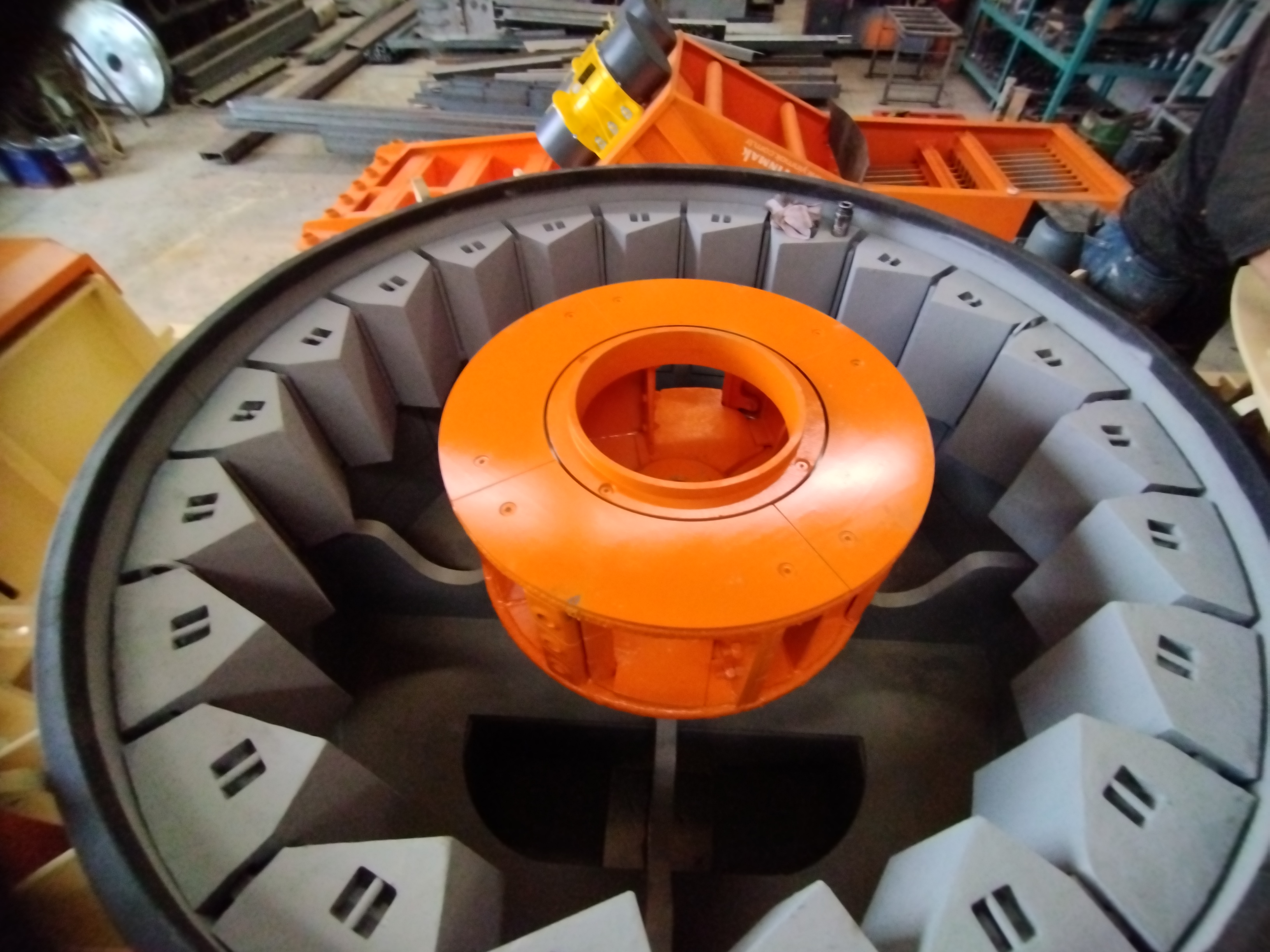 Dik Milli Darbeli Kırıcı YVI - Resim 4